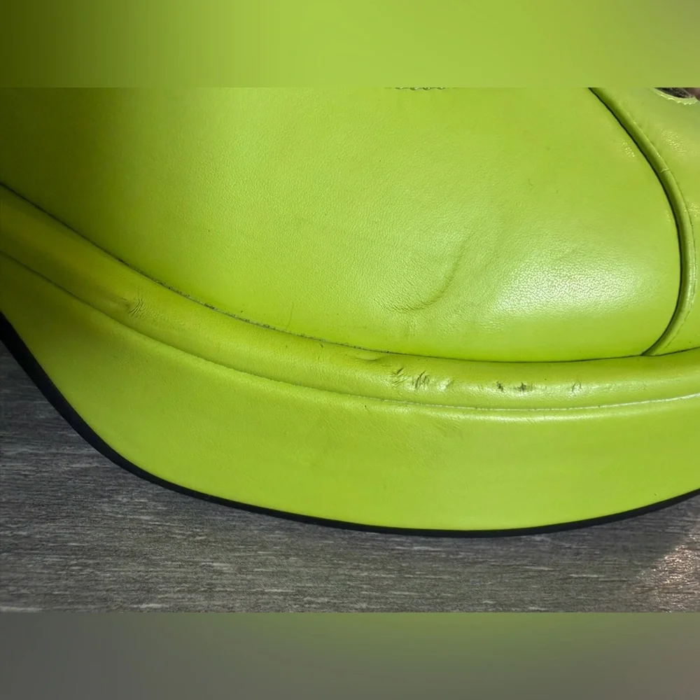 dELiA*s vibrant lime
